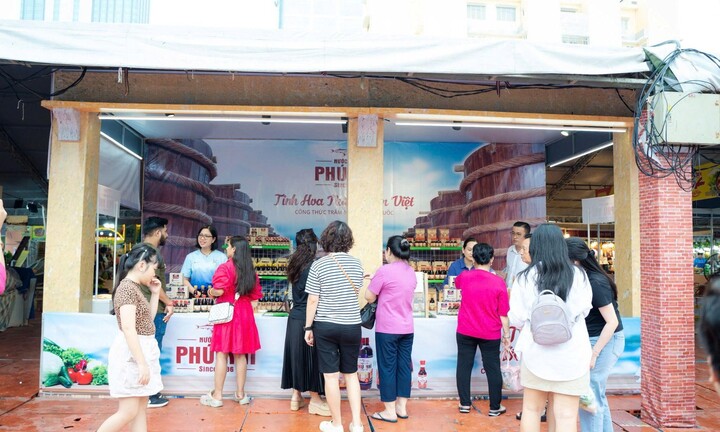 Lễ hội Nước mắm TP.HCM 2024 Phú Nhĩ: Dấu ấn đẹp của văn hóa ẩm thực truyền thống