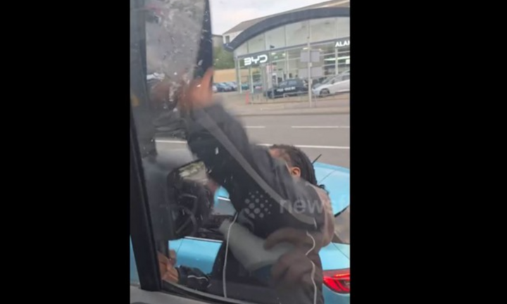 Clip: Nữ tài xế Mercedes 