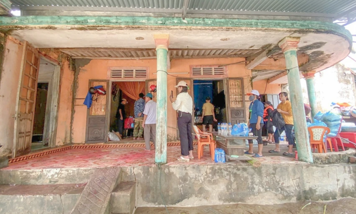 Vụ 2 trẻ sinh đôi chết đuối trong sân nhà ngập nước: Gia đình có 5 chị em, hoàn cảnh khó khăn