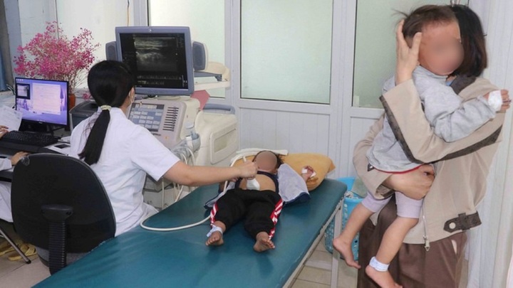 Vì sao 20 trẻ mầm non ở Lai Châu nghi ăn nhầm thuốc chuột?