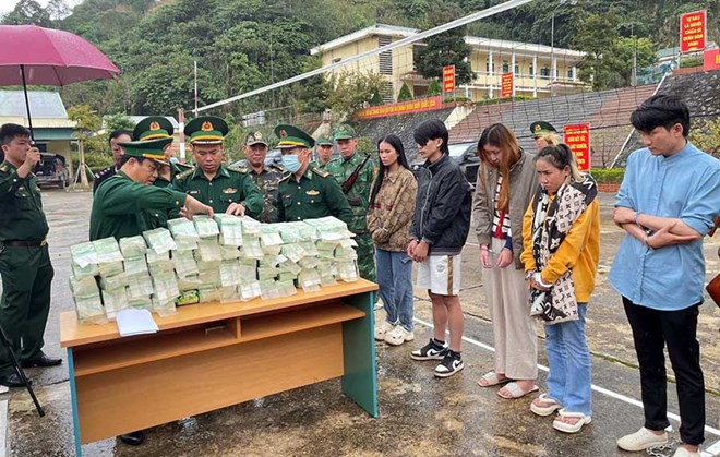 Tin tức pháp luật mới nhất ngày 7/11: Bắt nhóm đối tượng người nước ngoài vận chuyển 70kg ma túy
