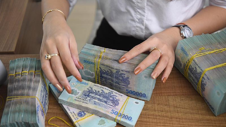 Xem năm sản xuất tờ tiền như thế nào?