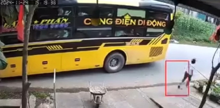 Clip: Bé trai