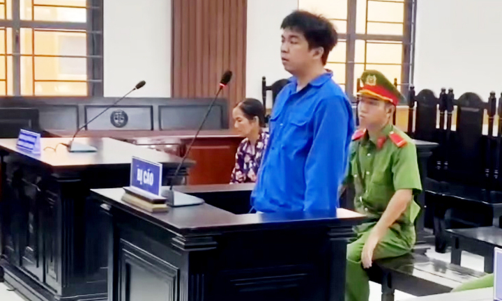 Giở trò đồi bại với bé gái 6 tuổi, 