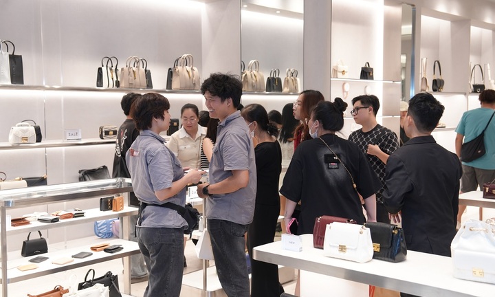 “Đột kích” Vincom săn deal khủng, rinh quà đỉnh dịp Black Friday