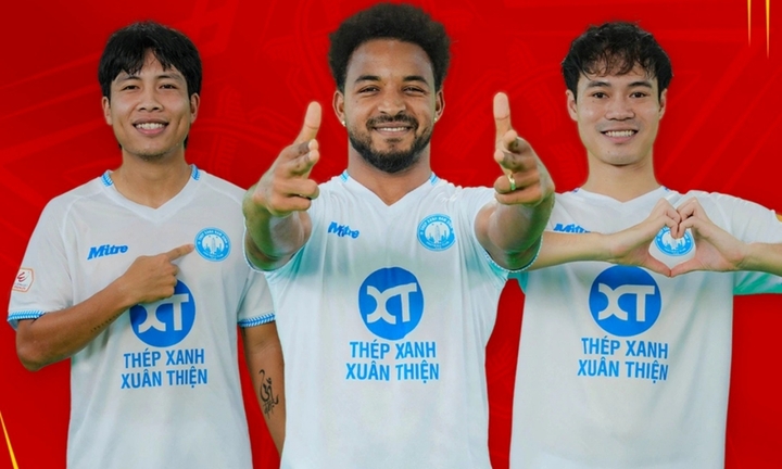 Đội tuyển Việt Nam về nước sau tập huấn, triệu tập bổ sung 3 cầu thủ nào?