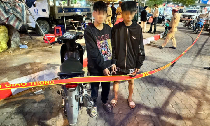 Hai thiếu niên 14 tuổi