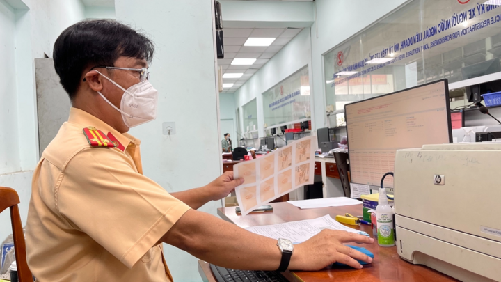 Từ 1/1/2025, người vi phạm giao thông có thể ngồi nhà nộp phạt?