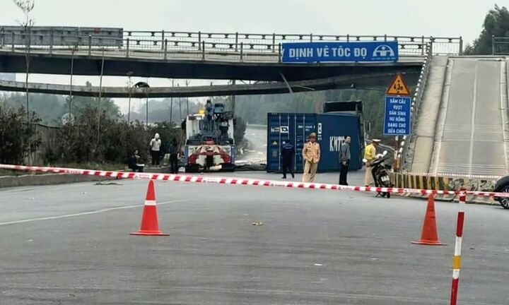 Tin tức tai nạn giao thông mới nhất ngày 8/12: Va chạm với xe bồn, người phụ nữ tử vong