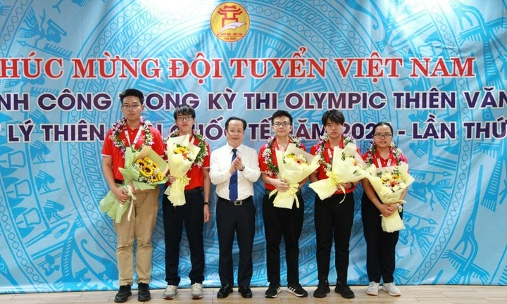 Hà Nội thưởng đến 300 triệu đồng cho học sinh đạt giải quốc tế