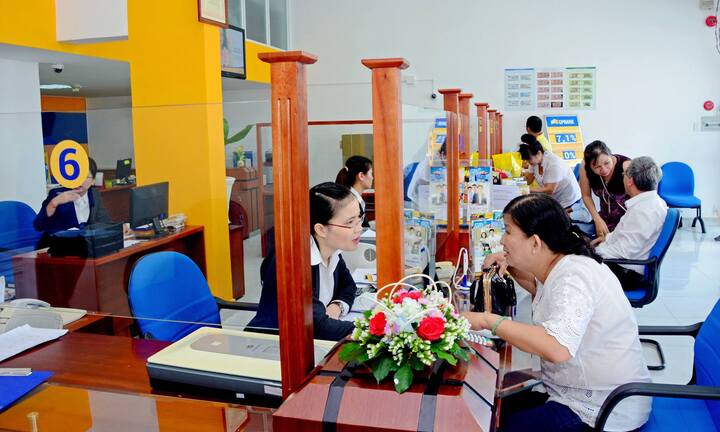 Lãi suất ngân hàng 17/12/2024: Một nhà băng bất ngờ mất ngôi 