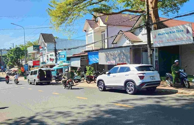 Xác định danh tính thi thể người đàn ông treo cổ trong phòng trọ khóa trái ở Lâm Đồng