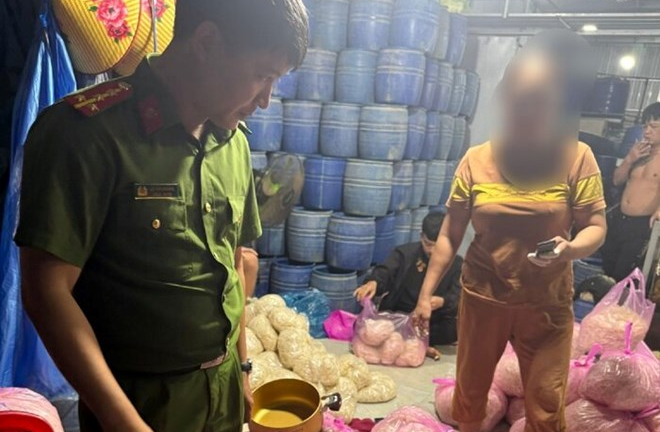 Phát hiện cơ sở sản xuất giá đỗ sử dụng hóa chất ở Quảng Ngãi