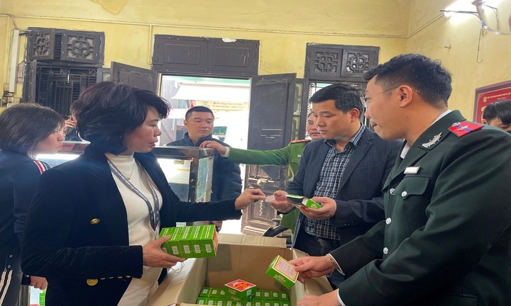 Không đảm bảo an toàn thực phẩm, cơ sở bánh cốm Nguyên Ninh bị tạm dừng hoạt động