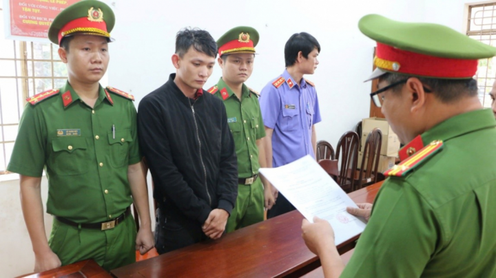 Tin pháp luật nổi bật 24h qua: Khởi tố giám đốc lừa đảo bán đất nền chiếm đoạt gần 2 tỷ đồng