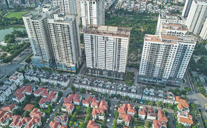Thị trường BĐS biến động mạnh, tăng giá khó kiểm soát, chuyên gia dự báo gì?
