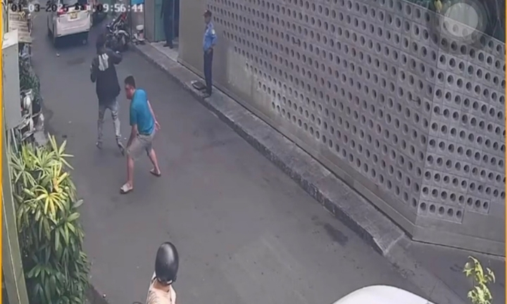 Khởi tố tài xế ô tô 3 lần đánh người đi xe máy ở TP.HCM