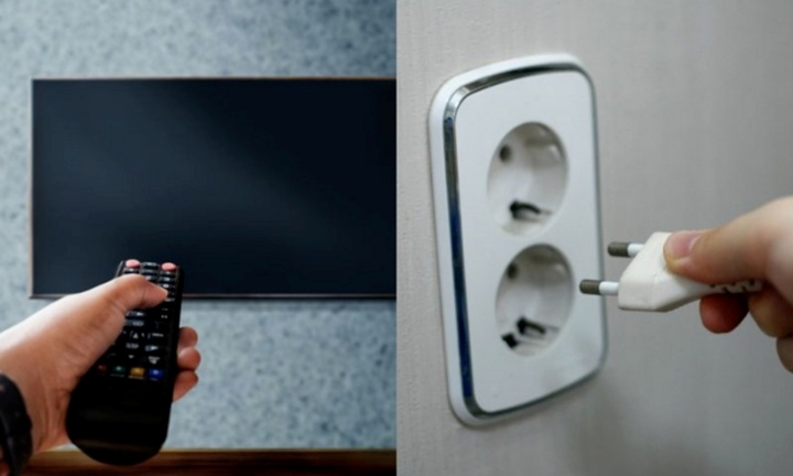 Có cần rút phích cắm điện TV sau khi dùng?