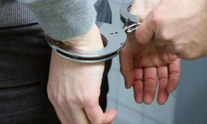 Khởi tố đối tượng giả danh công an cưỡng đoạt tiền của gái bán dâm