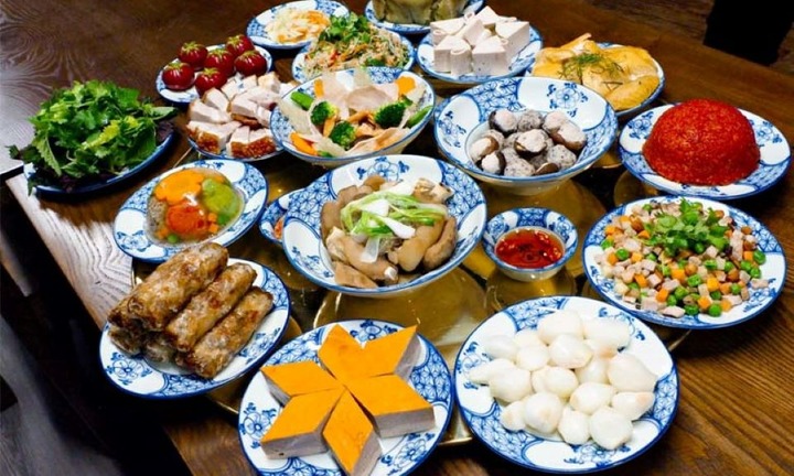 Văn khấn cúng Tất niên Tết Ất Tỵ 2025