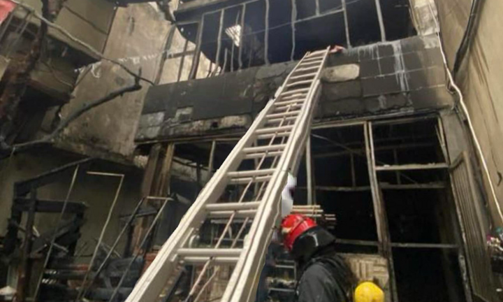 Hà Nội: Cháy nhà 3 tầng ở quận Hoàn Kiếm, 1 người bị mắc kẹt