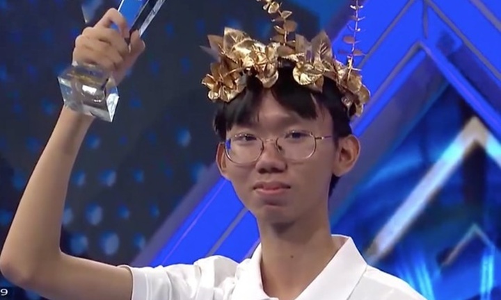 Nam sinh Hà Nội thể hiện phong độ 