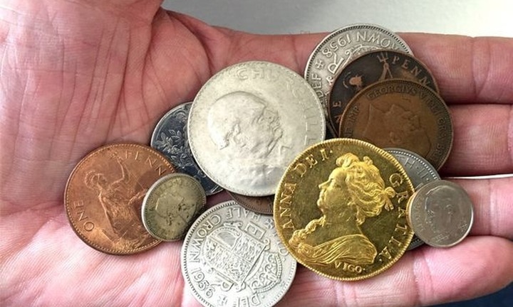 Cậu bé 4 tuổi trúng độc đắc khi khui trúng “kho báu” 8 tỷ đồng trong hộp đồ chơi