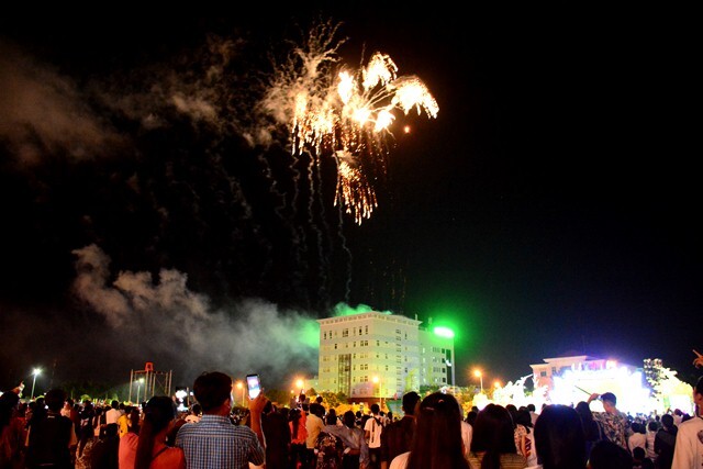 Tin tức thời sự hôm nay (26/1): Cà Mau dự kiến bắn pháo hoa đón giao thừa sớm nhất lúc 21h30