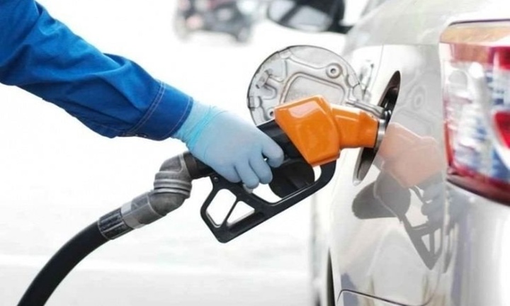 Giá xăng dầu hôm nay (1/2): Xăng dầu thế giới ghi nhận thêm một tuần lao dốc