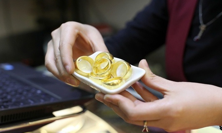 Vàng nhẫn tròn trơn, vàng miếng SJC đồng loạt hết hàng, người mua tìm 