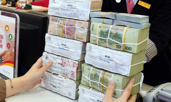 Lãi suất ngân hàng mới nhất 4/2/2025: Một 