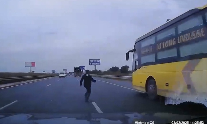 Clip: Thót tim cảnh người đàn ông 