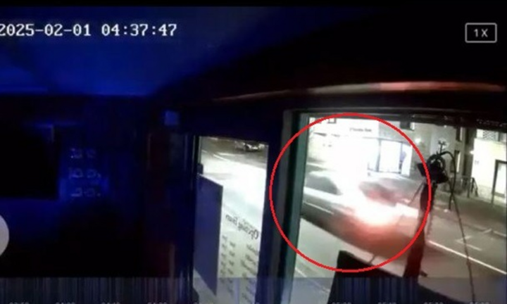 Clip: Kinh hãi xe ô tô lao với tốc độ chóng mặt, trước khi gây tai nạn khiến 4 sinh viên tử vong