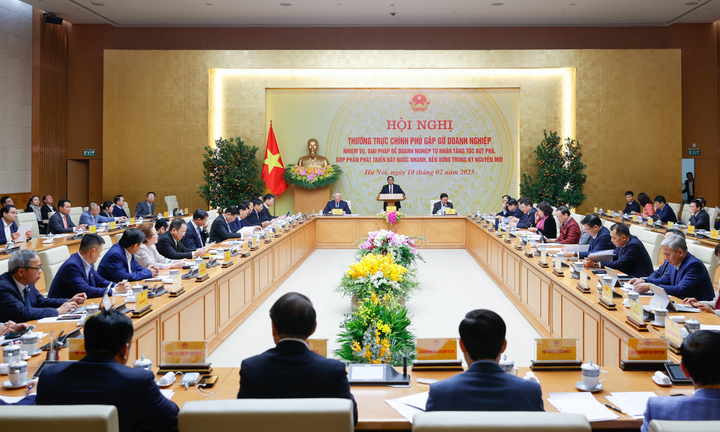 Thủ tướng họp với 26 doanh nghiệp, bàn giải pháp thúc đẩy tăng trưởng kinh tế