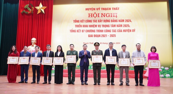 Thạch Thất – Hà Nội: Xây dựng nguồn lực, phát triển hoàn thành vượt mức 17/19 chỉ tiêu kinh tế - xã hội