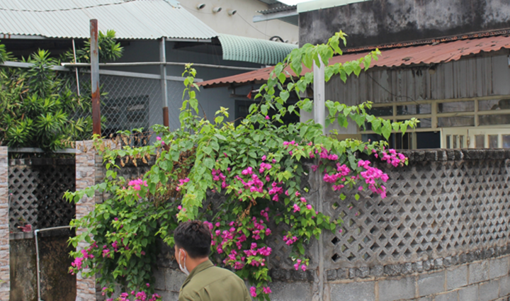 Vụ phát hiện thi thể người đàn ông đang phân hủy trong nhà ở Đồng Nai: Hiện trường có gì?