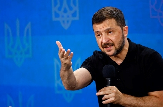 Tổng thống Zelensky bất ngờ nêu điều kiện từ chức, bình luận gay gắt về đàm phán Nga - Mỹ