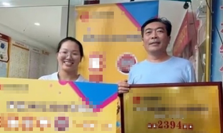 Vươn mình sau trúng số: Người đàn ông được 