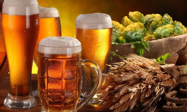 Uống bia có giúp giải nhiệt ngày hè?