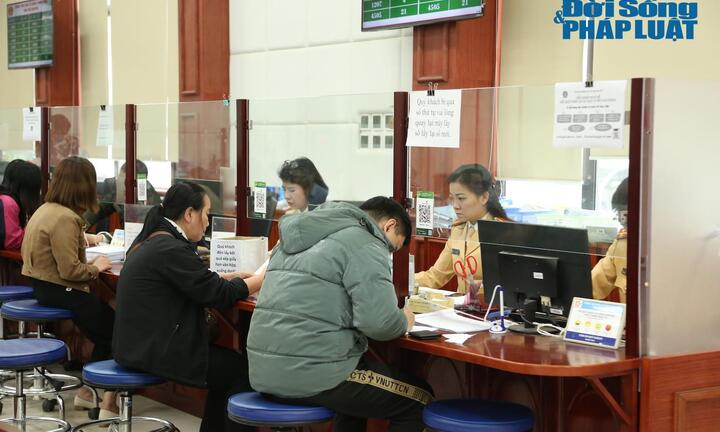 CSGT thực hiện nhiệm vụ mới, người dân vui vì dễ dàng và tiện lợi