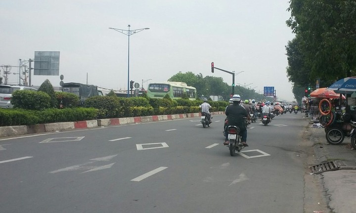 Ý nghĩa của vạch kẻ đường hình thoi là gì?