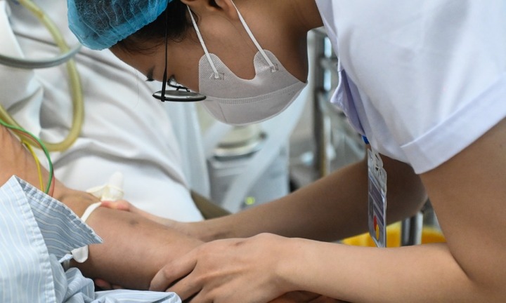 Nam sinh viên ở Hà Nội liệt tứ chi, bác sĩ ngán ngẩm khi biết lý do