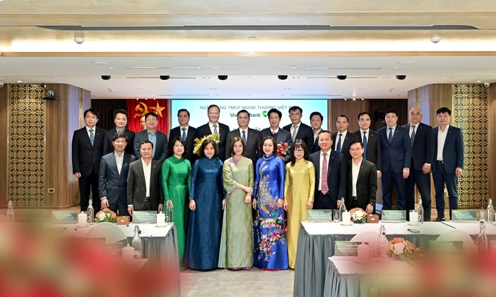 Đại hội đồng cổ đông bất thường Vietcombank tháng 3/2025: Bầu bổ sung 01 thành viên, miễn nhiệm 01 thành viên HĐQT