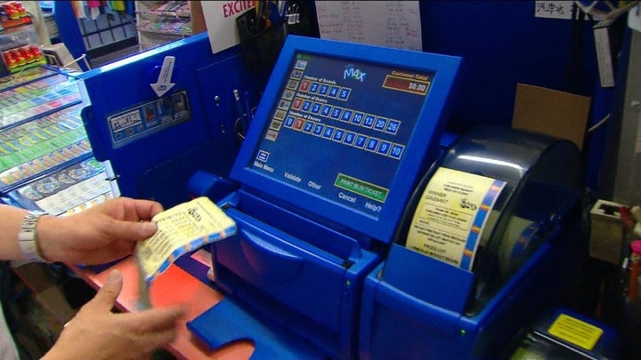 Vươn mình sau trúng số: Giải mã giấc mơ đen đủi bằng vé số, người đàn ông