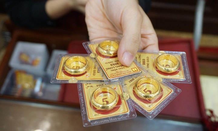 Ai được quyền quyết định chênh lệch giá mua bán vàng nhẫn 9999?