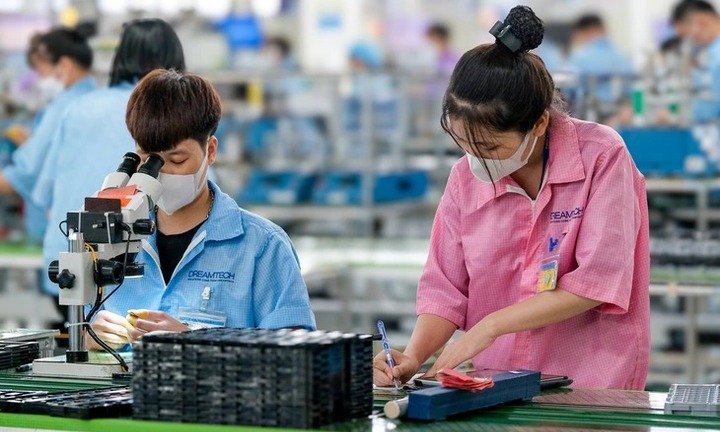 Những khoản thu nhập nào được đề xuất không phải chuyển đóng BHXH bắt buộc