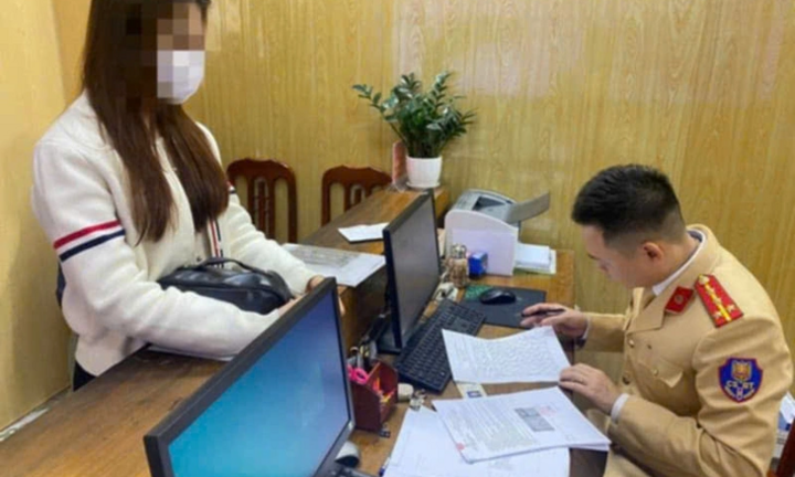 2 tuần vượt đèn đỏ 7 lần, nữ tài xế 23 tuổi bị phạt nguội 133 triệu đồng