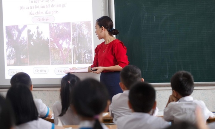 Thông tư 29 có hiệu lực: Giáo viên có được dạy thêm ở nhiều trung tâm cùng lúc?