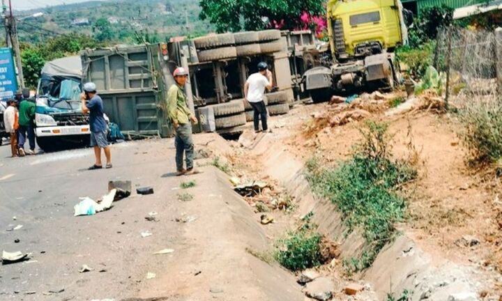 Tin tức tai nạn giao thông mới nhất ngày 17/3: Tai nạn liên hoàn giữa 4 ô tô