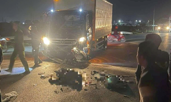 Va chạm trực diện với xe tải, 2 nam thanh niên tử vong thương tâm